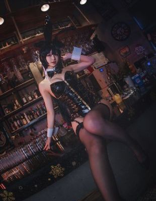娇妻趴撅着给人玩弄H_DVD全集免费播放